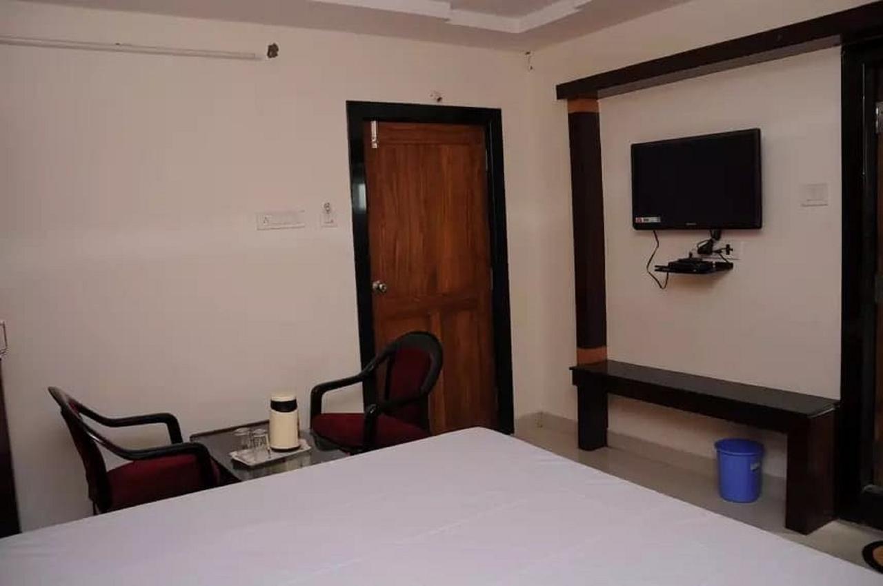 Dwaraka Residency Kakinada Ngoại thất bức ảnh